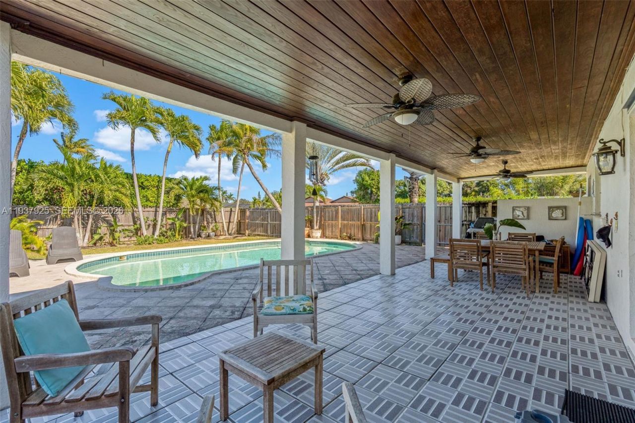 12805 SW 193rd Ter , Miami, FL 33177 Photo