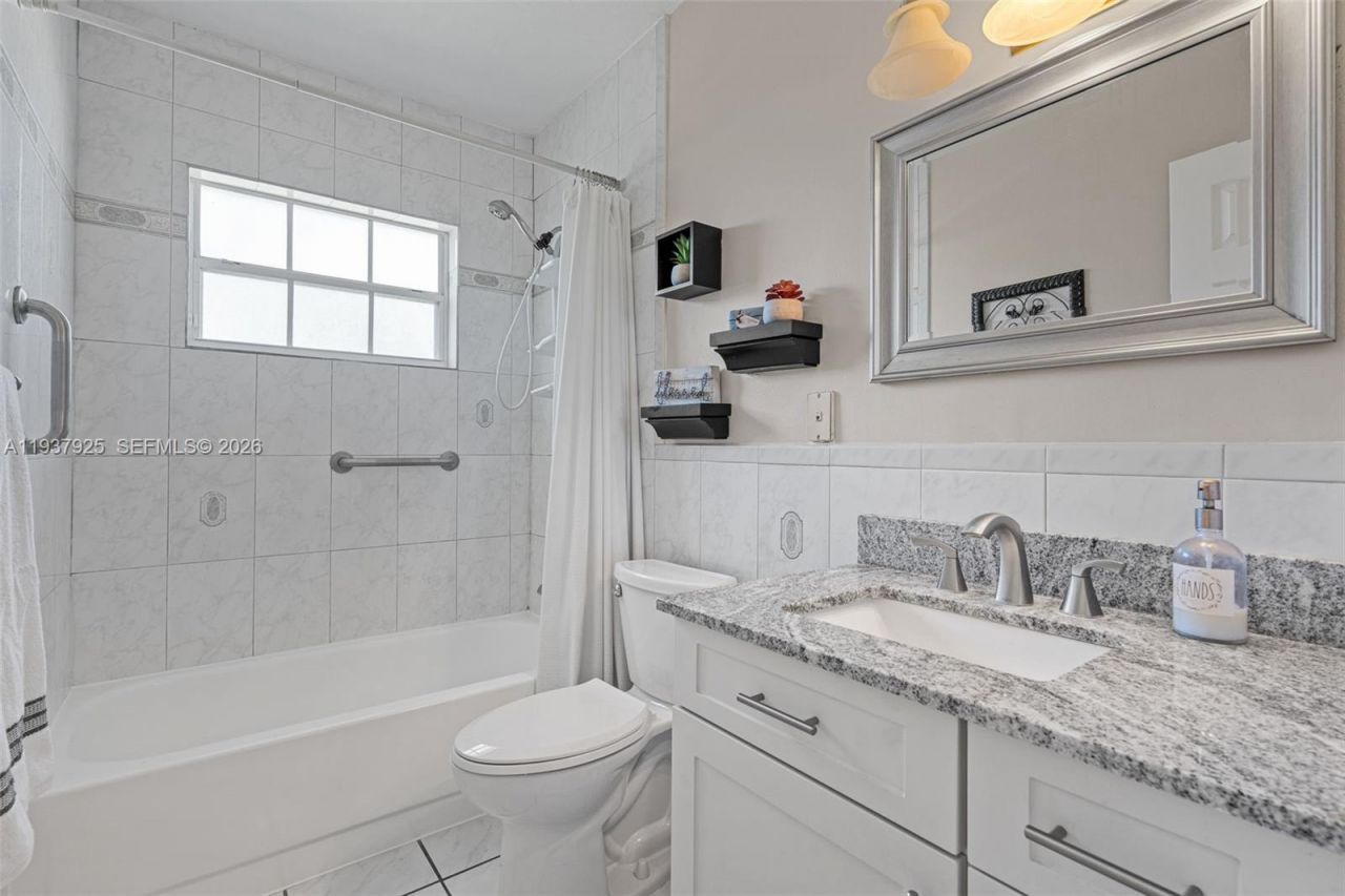 12805 SW 193rd Ter , Miami, FL 33177 Photo