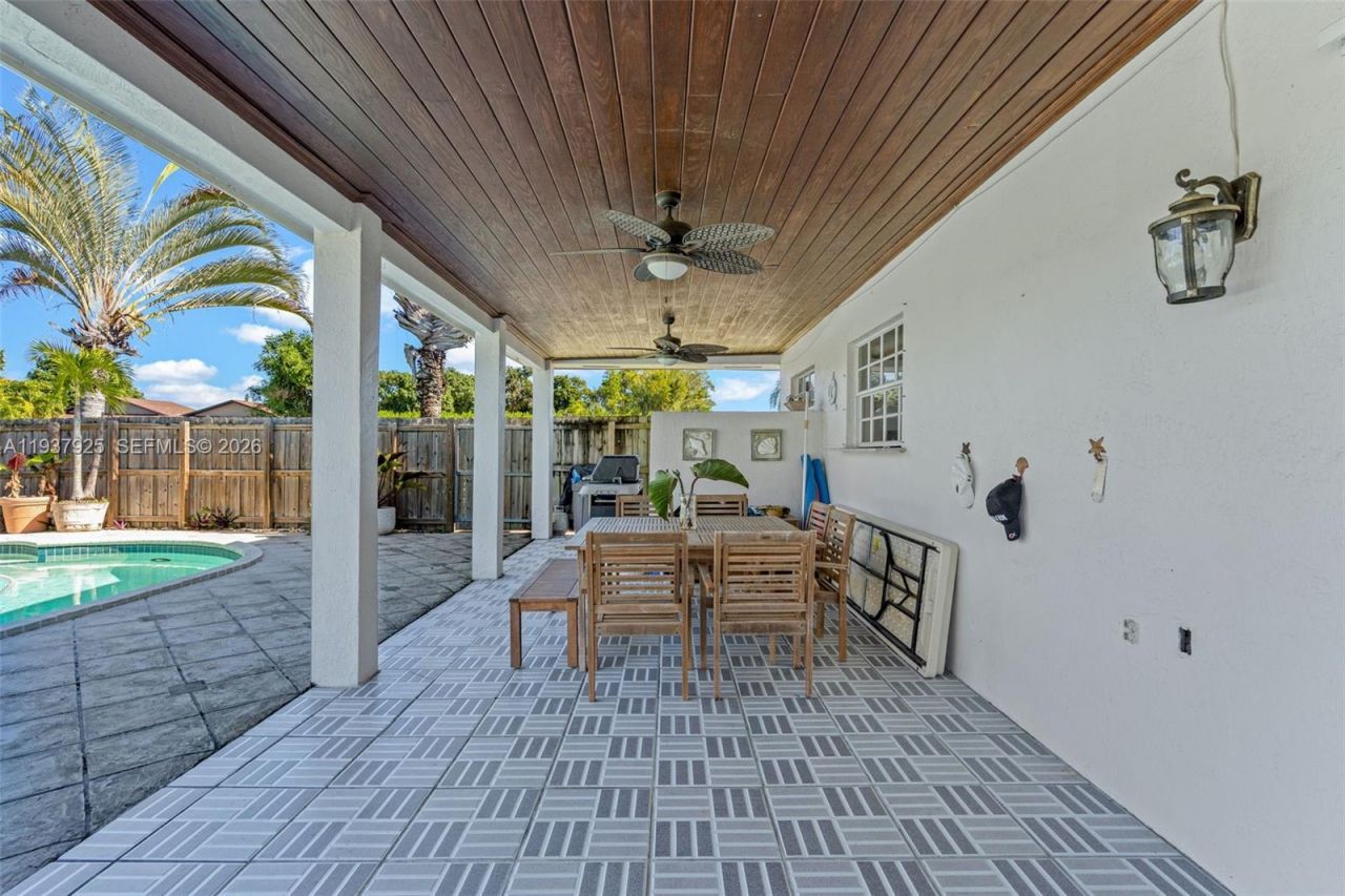 12805 SW 193rd Ter , Miami, FL 33177 Photo