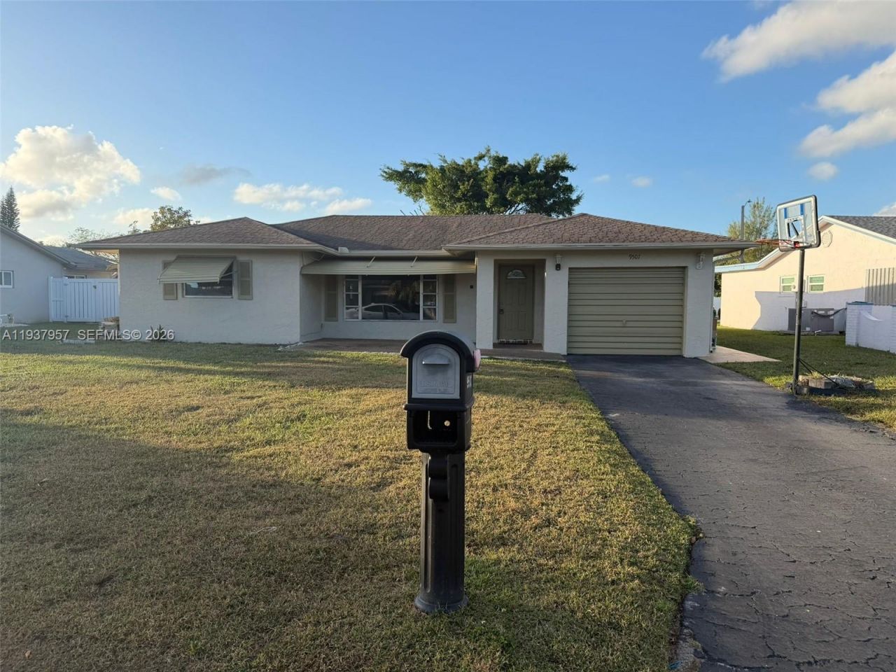 9507 NW 80th Ct, Tamarac, FL 33321 Photo