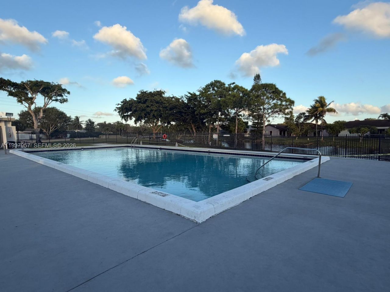 9507 NW 80th Ct, Tamarac, FL 33321 Photo