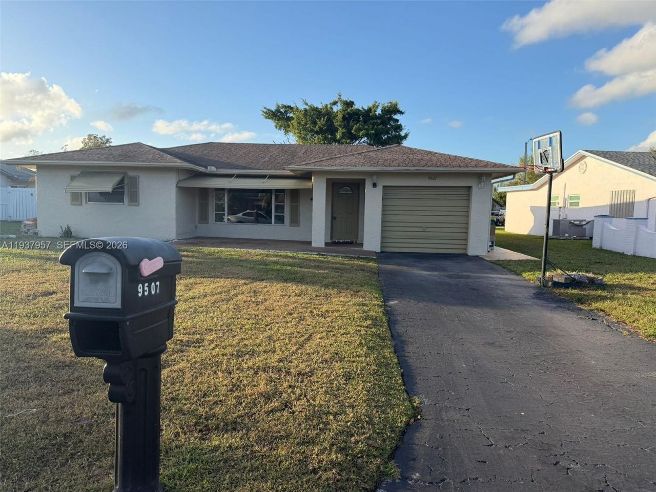 9507 NW 80th Ct, Tamarac, FL 33321 Photo