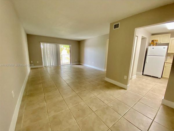 10431 N Kendall Dr, Unit D306, Miami, FL 33176