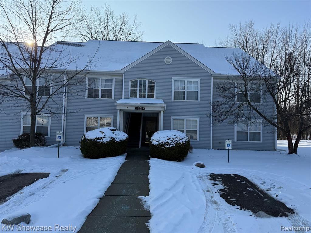 12372 Saint Andrews Way, Fenton Township, MI 48430 Main Photo