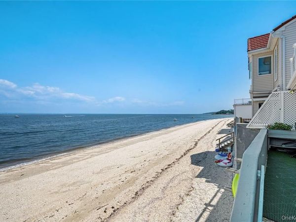 19 Pine Lane, Bayville, NY 11709