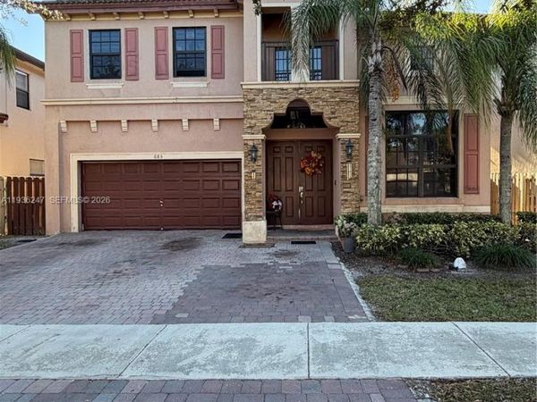 685 SE 37th Pl, Homestead, FL 33033