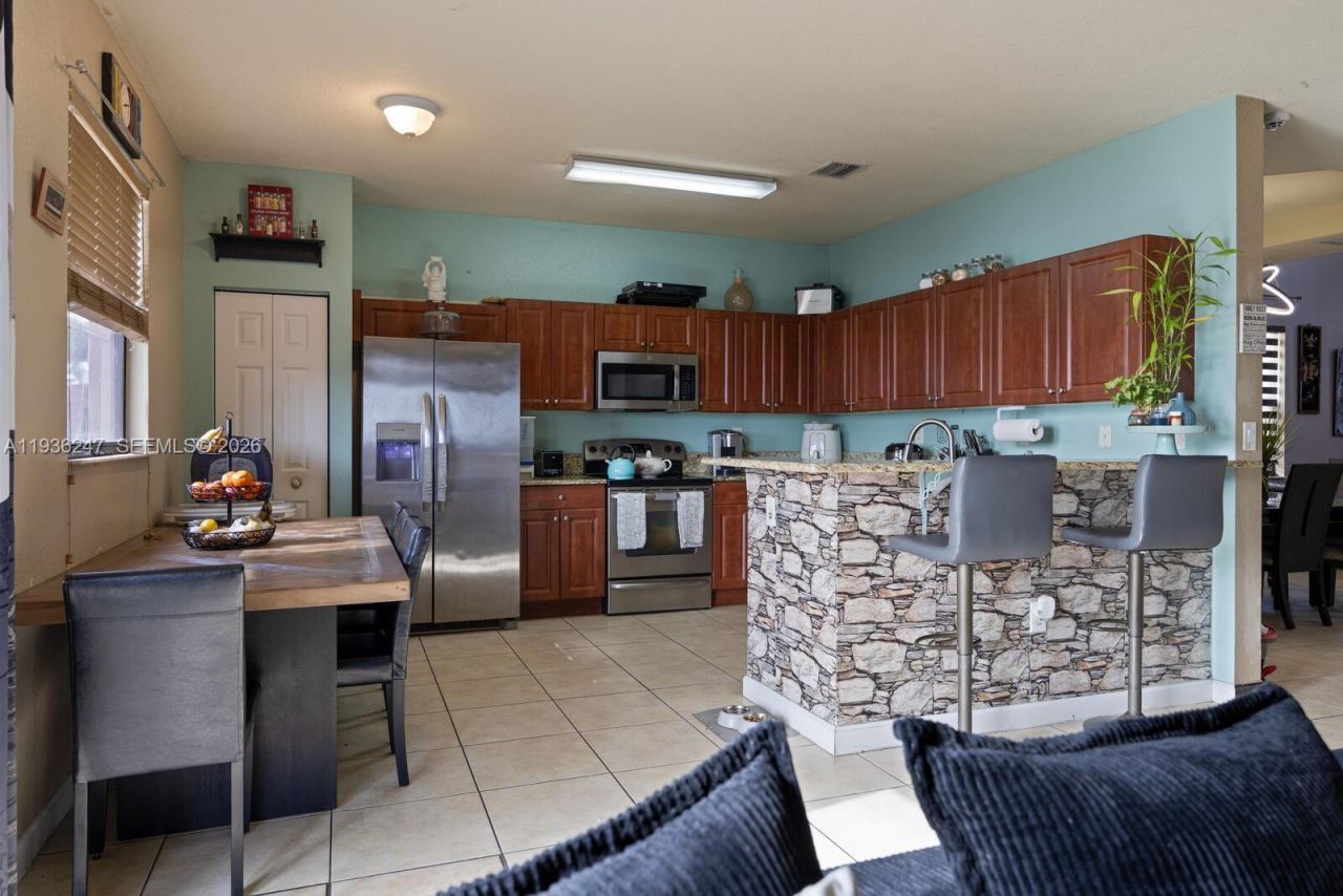 685 SE 37th Pl, Homestead, FL 33033 Photo