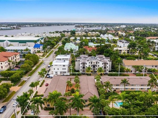 980 7th AVE S, Unit 101, NAPLES, FL 34102