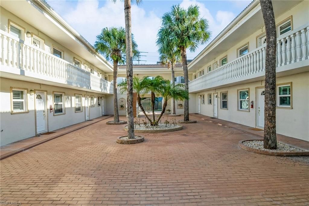 980 7th Ave S, Unit 101, Naples, FL 34102 Photo