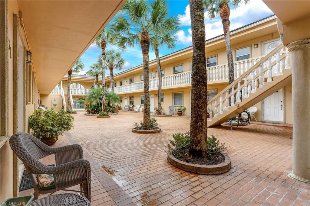 980 7th Ave S, Unit 101, Naples, FL 34102 Photo