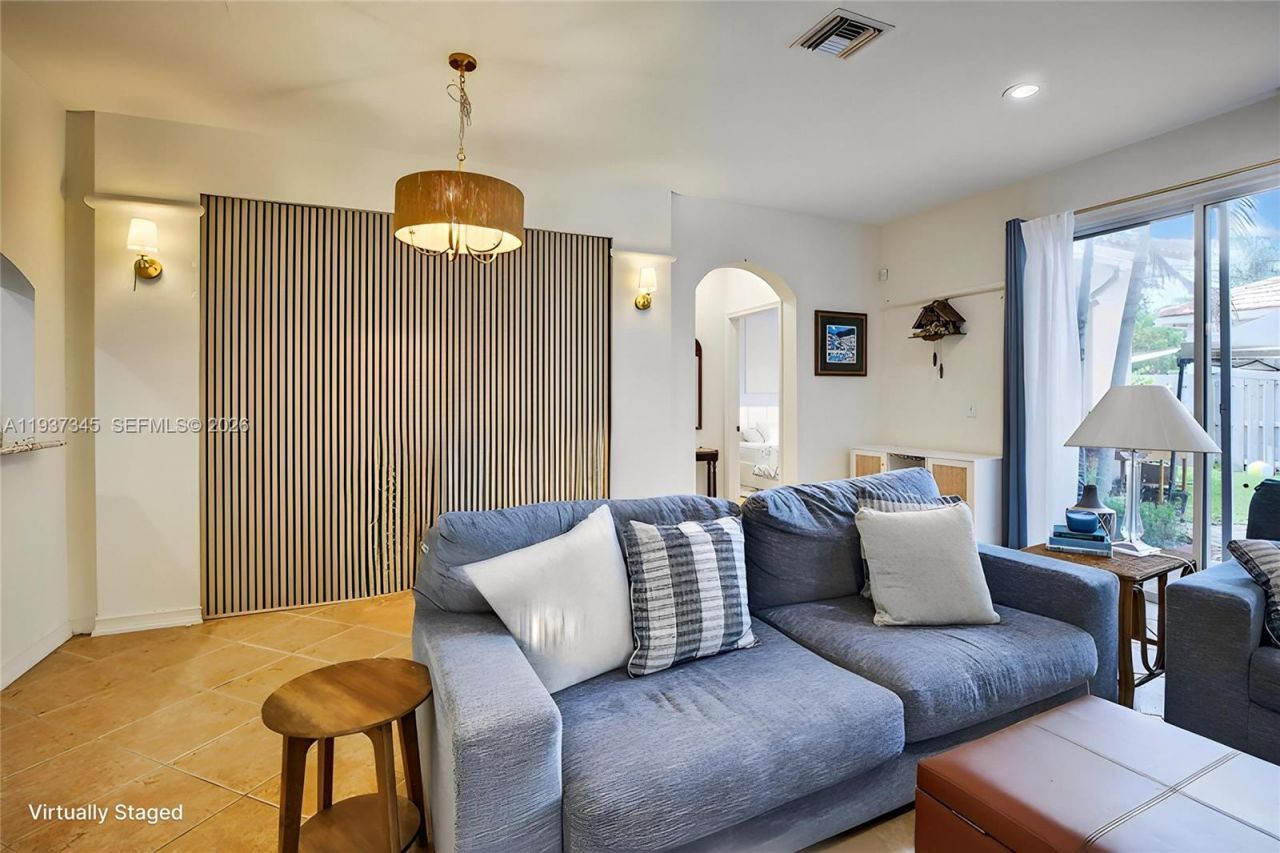 13174 NW 9th Ct, Pembroke Pines, FL 33028 Photo