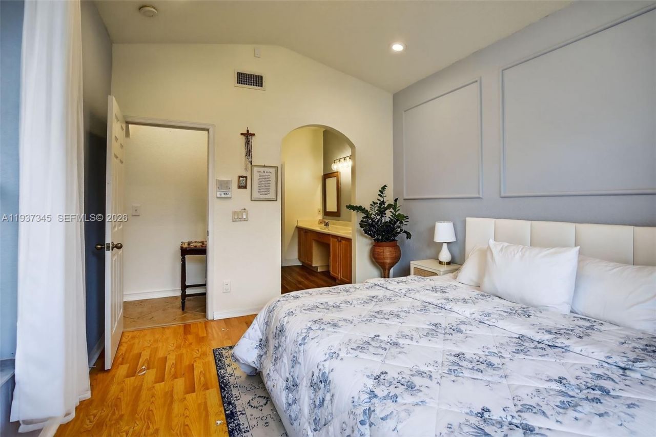 13174 NW 9th Ct, Pembroke Pines, FL 33028 Photo