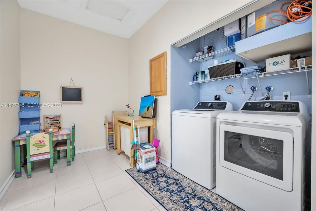 13174 NW 9th Ct, Pembroke Pines, FL 33028 Photo