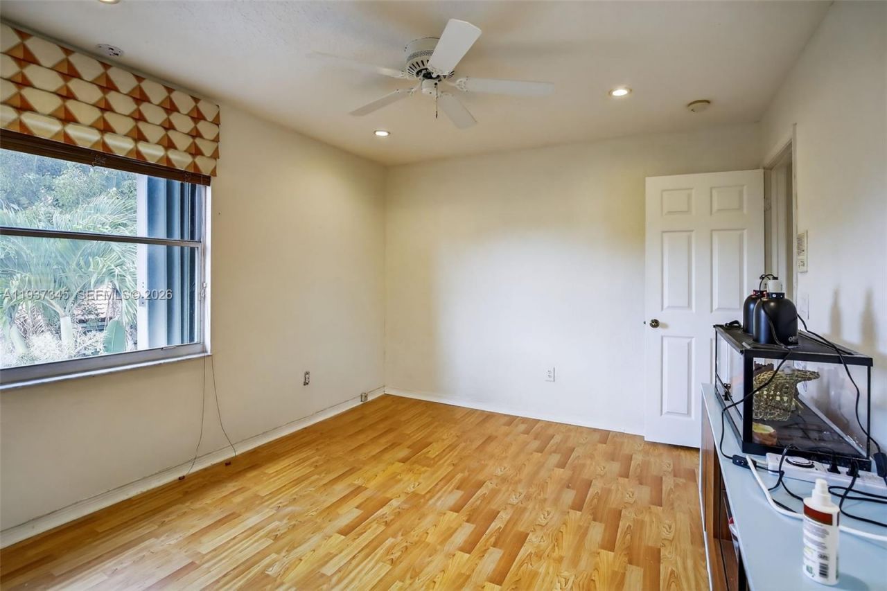 13174 NW 9th Ct, Pembroke Pines, FL 33028 Photo