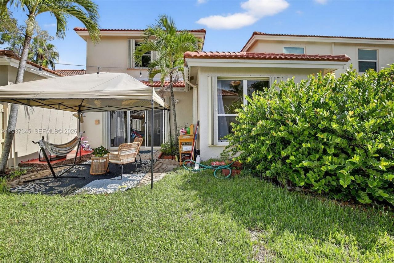 13174 NW 9th Ct, Pembroke Pines, FL 33028 Photo