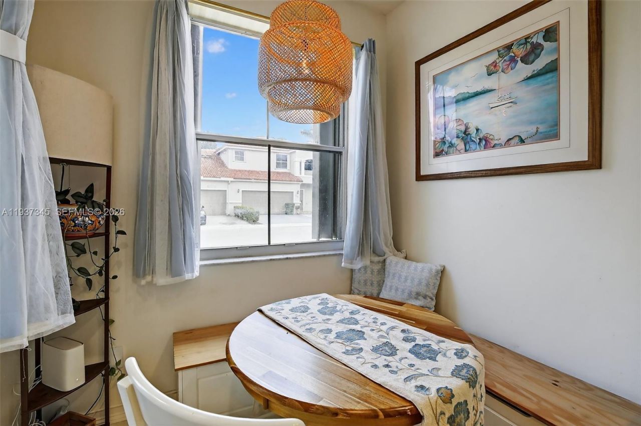 13174 NW 9th Ct, Pembroke Pines, FL 33028 Photo