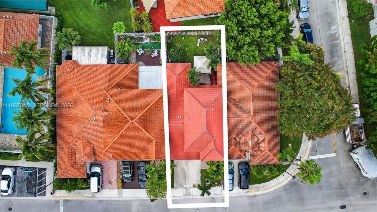 13174 NW 9th Ct, Pembroke Pines, FL 33028 Photo