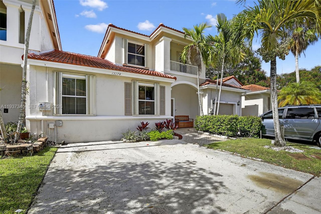 13174 NW 9th Ct, Pembroke Pines, FL 33028 Photo