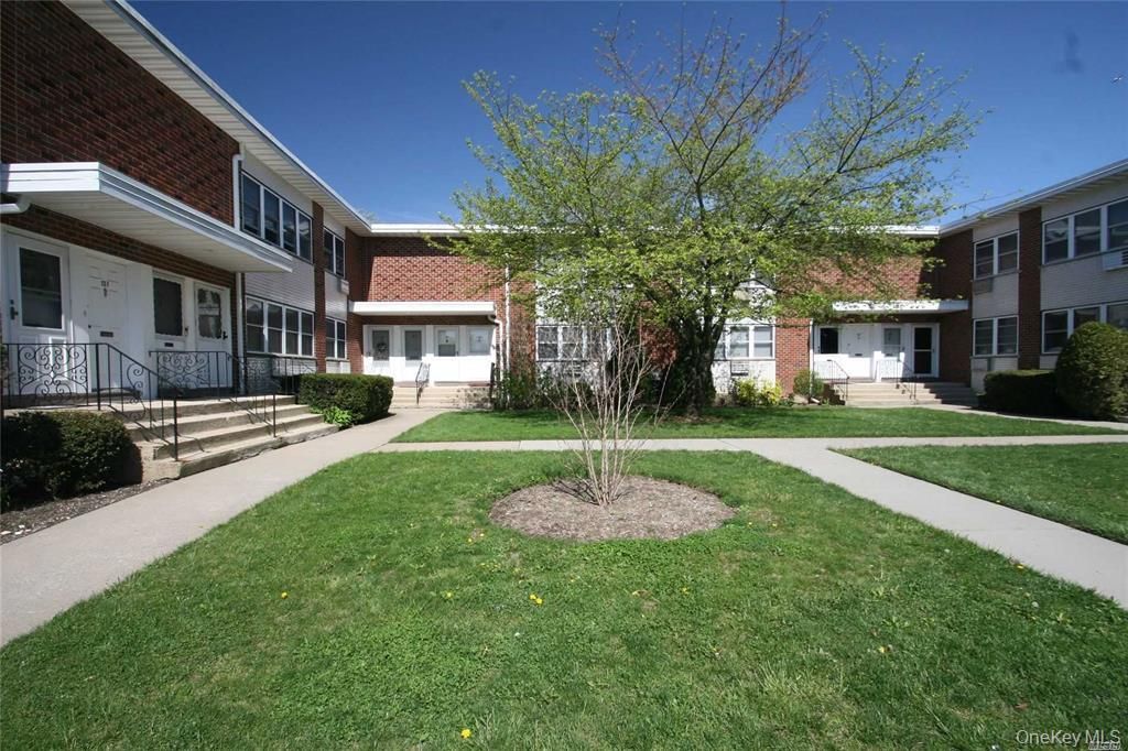 139 Farber Drive, Unit 139, West Babylon, NY 11704 Main Photo