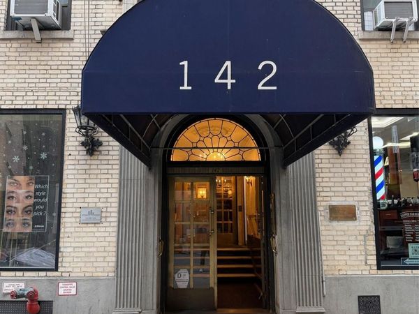 142 E 49th Street, Unit 8A, New York (Manhattan), NY 10017