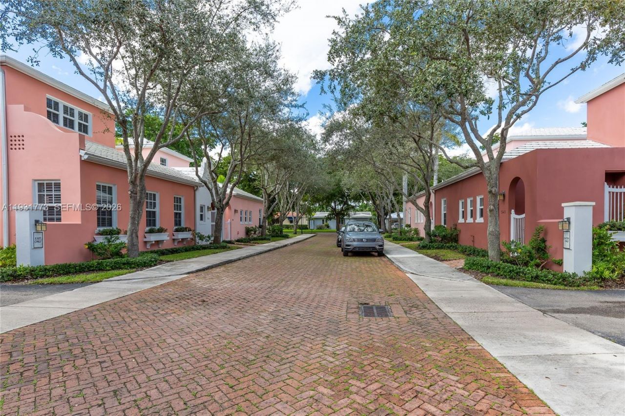 510 Loretto Ave, Unit 26, Coral Gables, FL 33146 Photo