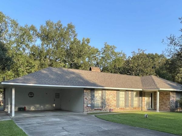 5146 Newell St, Zachary, LA 70791