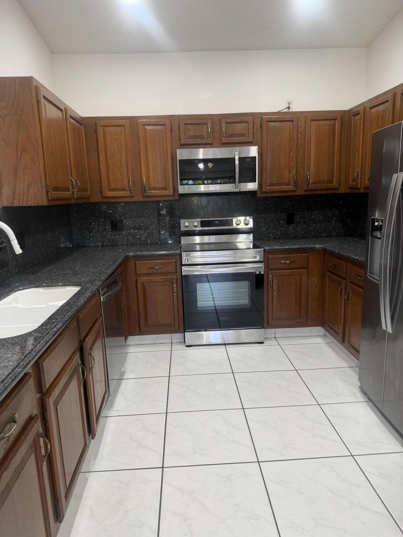 676 NW 107th Lane, Coral Springs, FL 33071 Photo