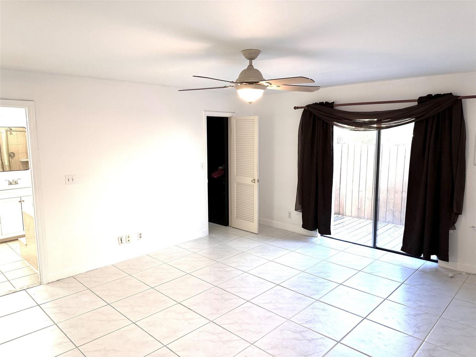 676 NW 107th Lane, Coral Springs, FL 33071 Photo