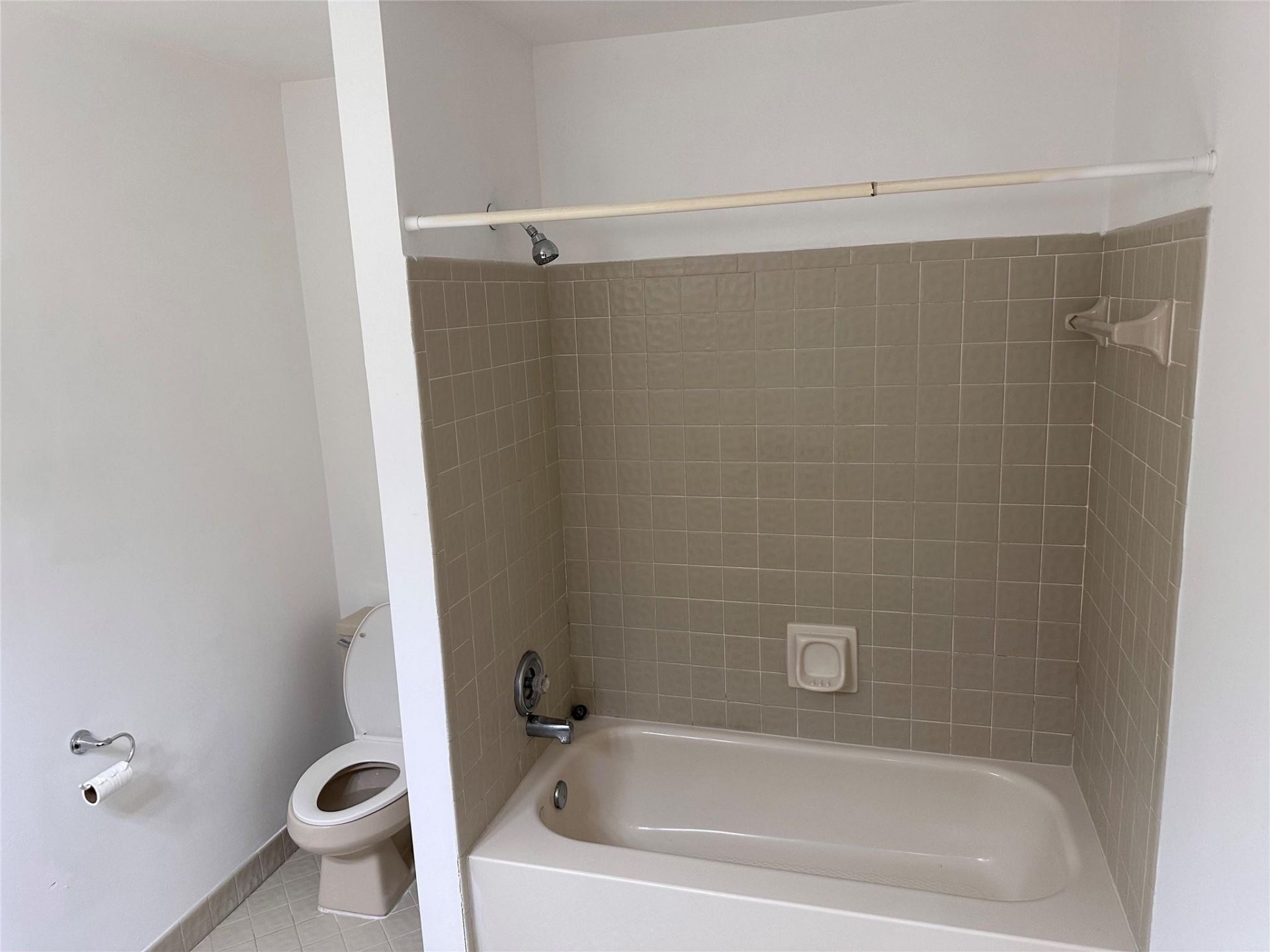 676 NW 107th Lane, Coral Springs, FL 33071 Photo