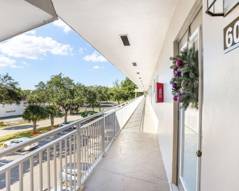 3406 NW 49th Ave, Unit 608, Lauderdale Lakes, FL 33319 Photo