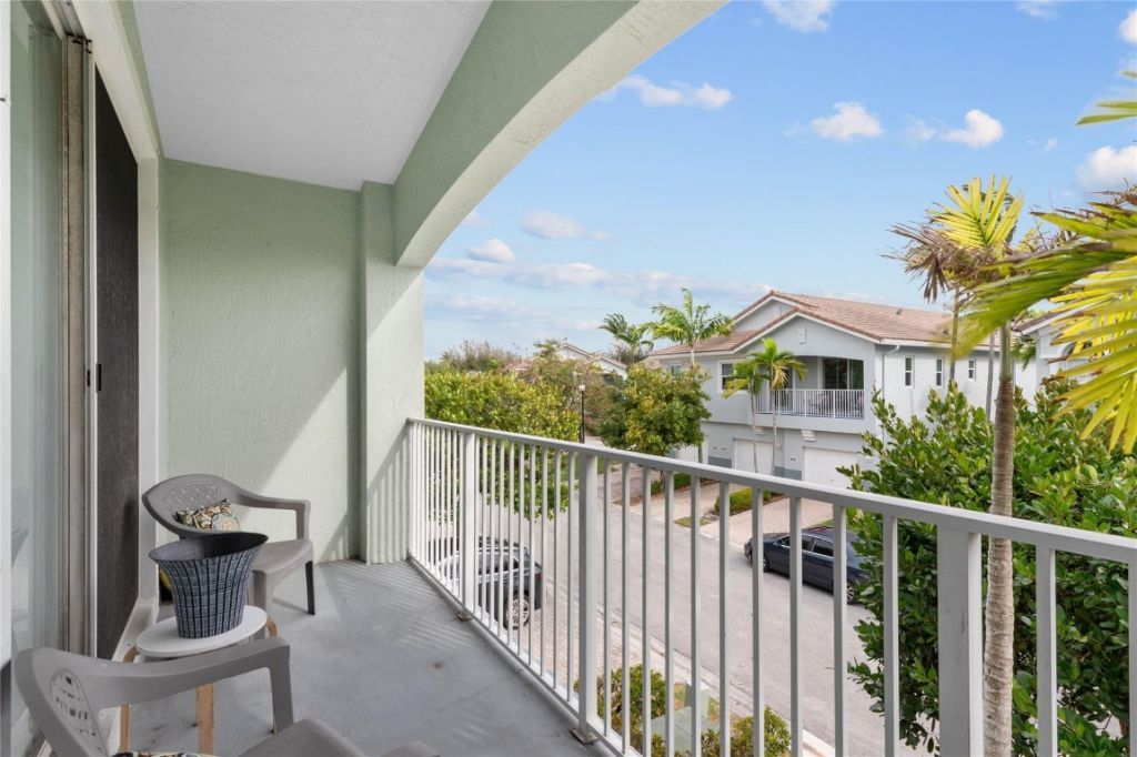 3067 Laurel Ridge Cir, Riviera Beach, FL 33404 Photo