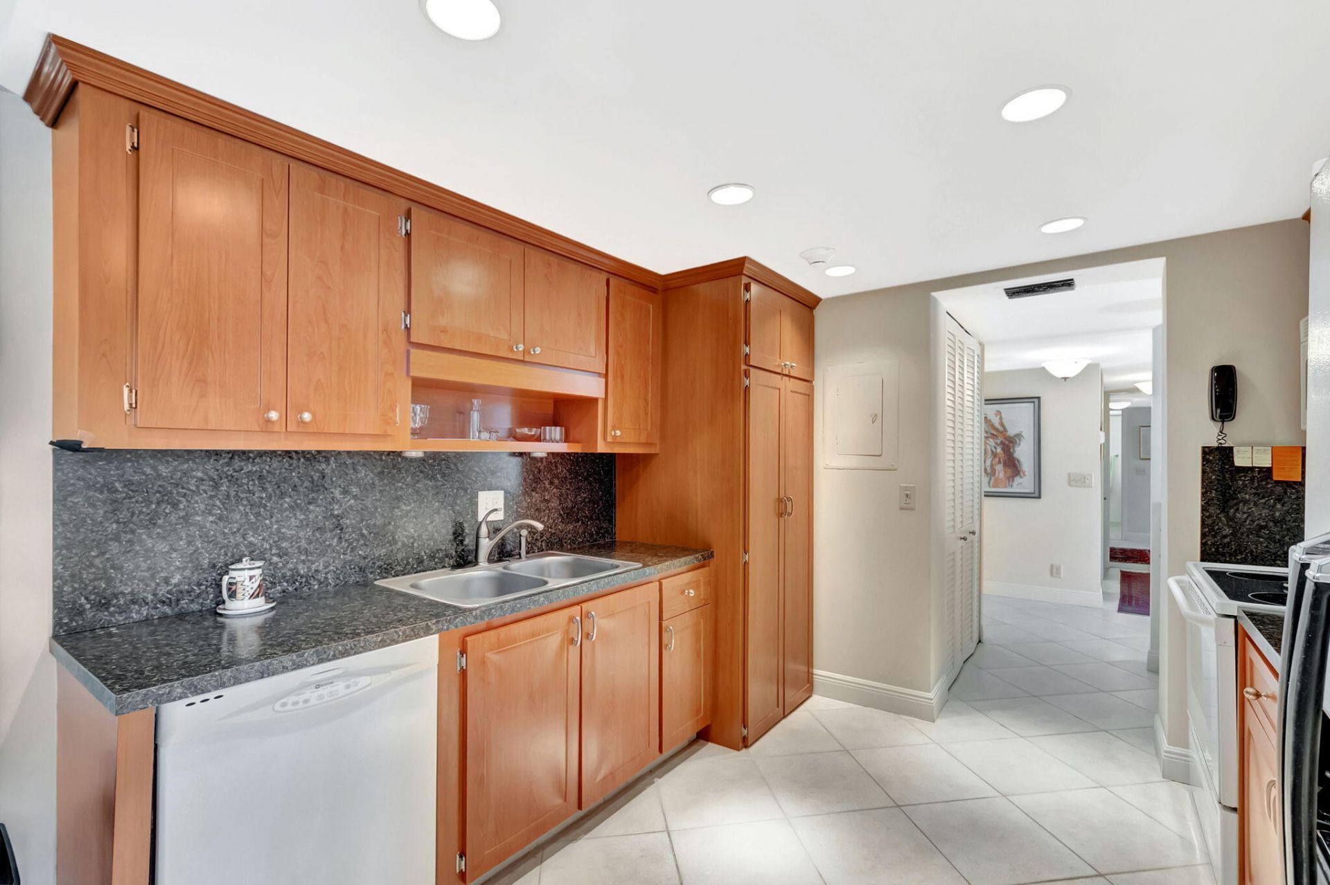 2200 S Ocean Boulevard, Unit 405, Delray Beach, FL 33483 Photo