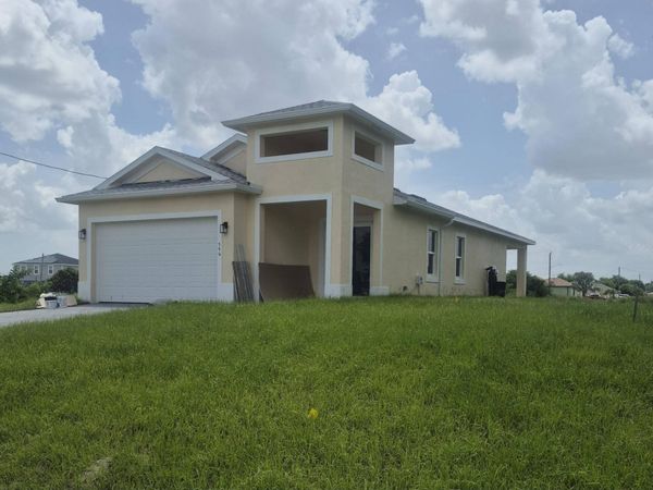 546 Pachman Circle, Lehigh Acres, FL 33974