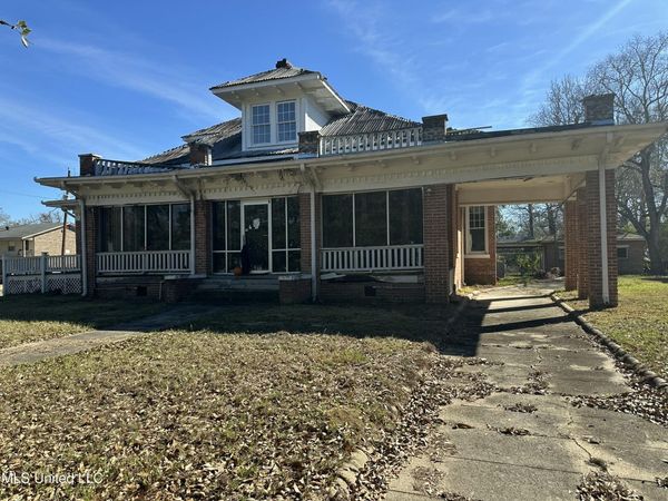 802 W Pine Street, Hattiesburg, MS 39401