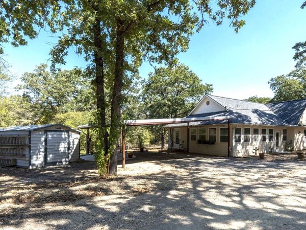 220 Clydesdale DR, Dale, TX 78616