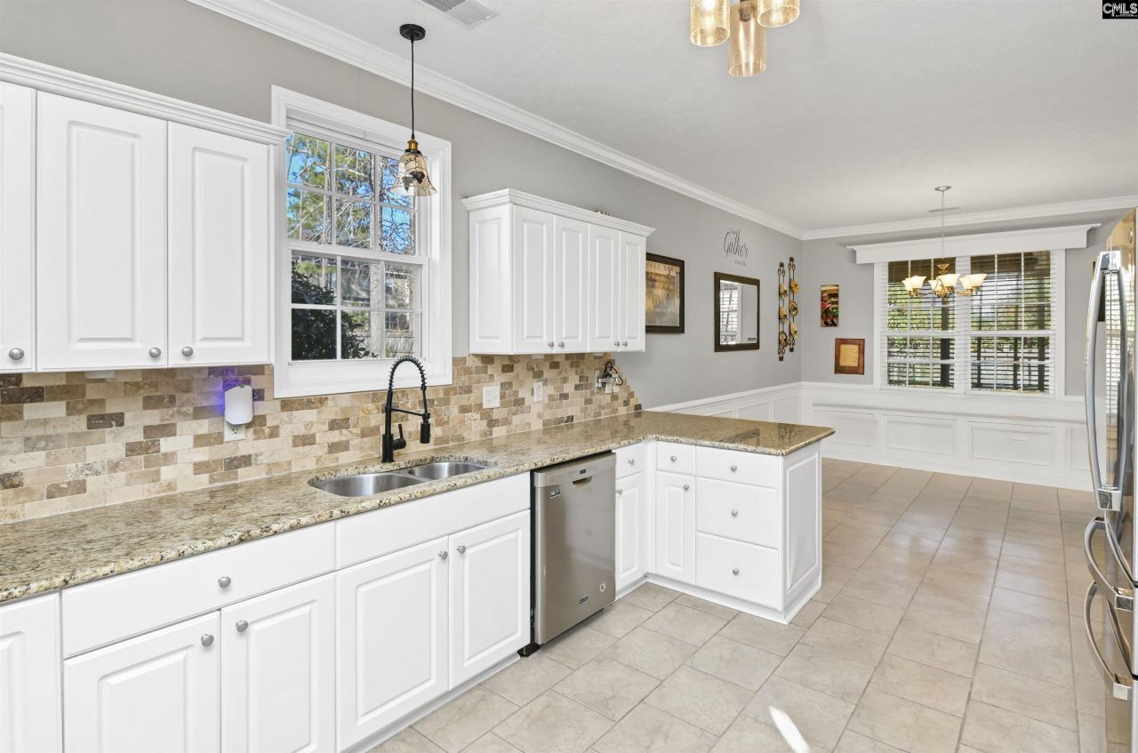 281 Castlebury Drive Photo 11