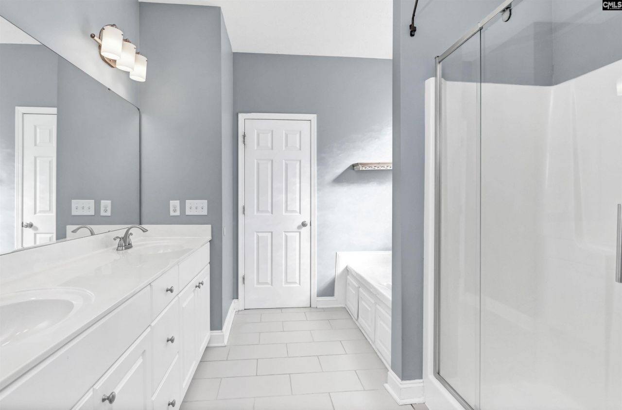 281 Castlebury Drive Photo 29