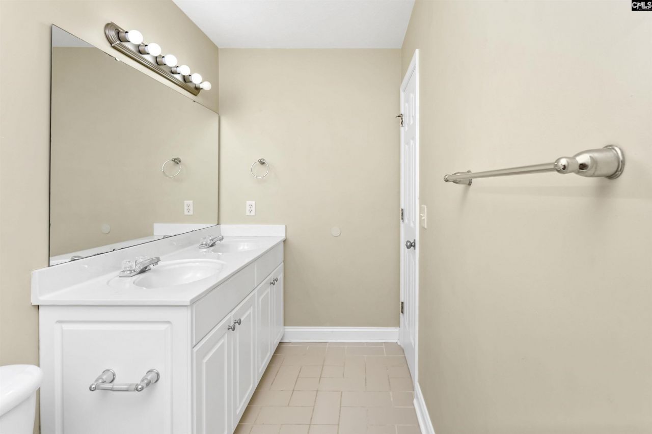 281 Castlebury Drive Photo 46