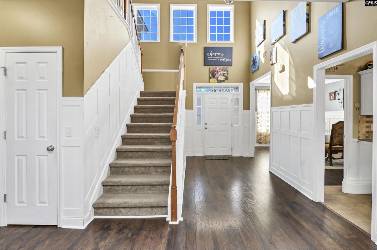 281 Castlebury Drive Photo 6