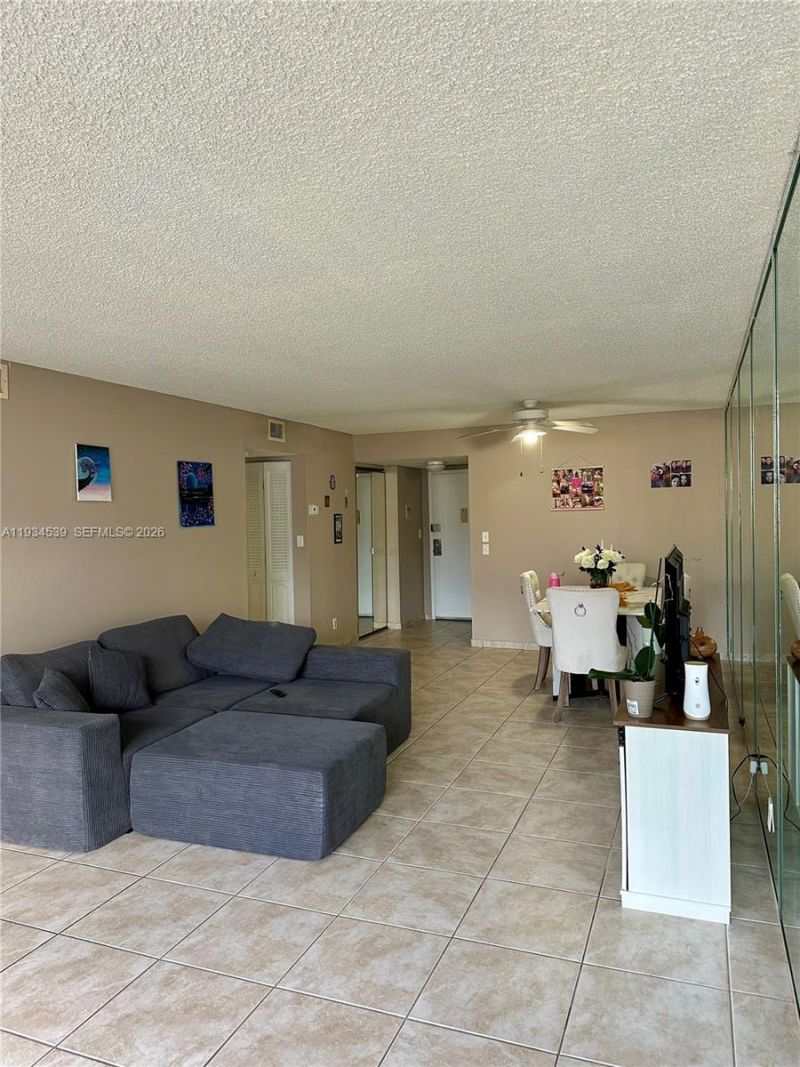 1000 Parkview Dr, Unit 107, Hallandale Beach, FL 33009 Photo