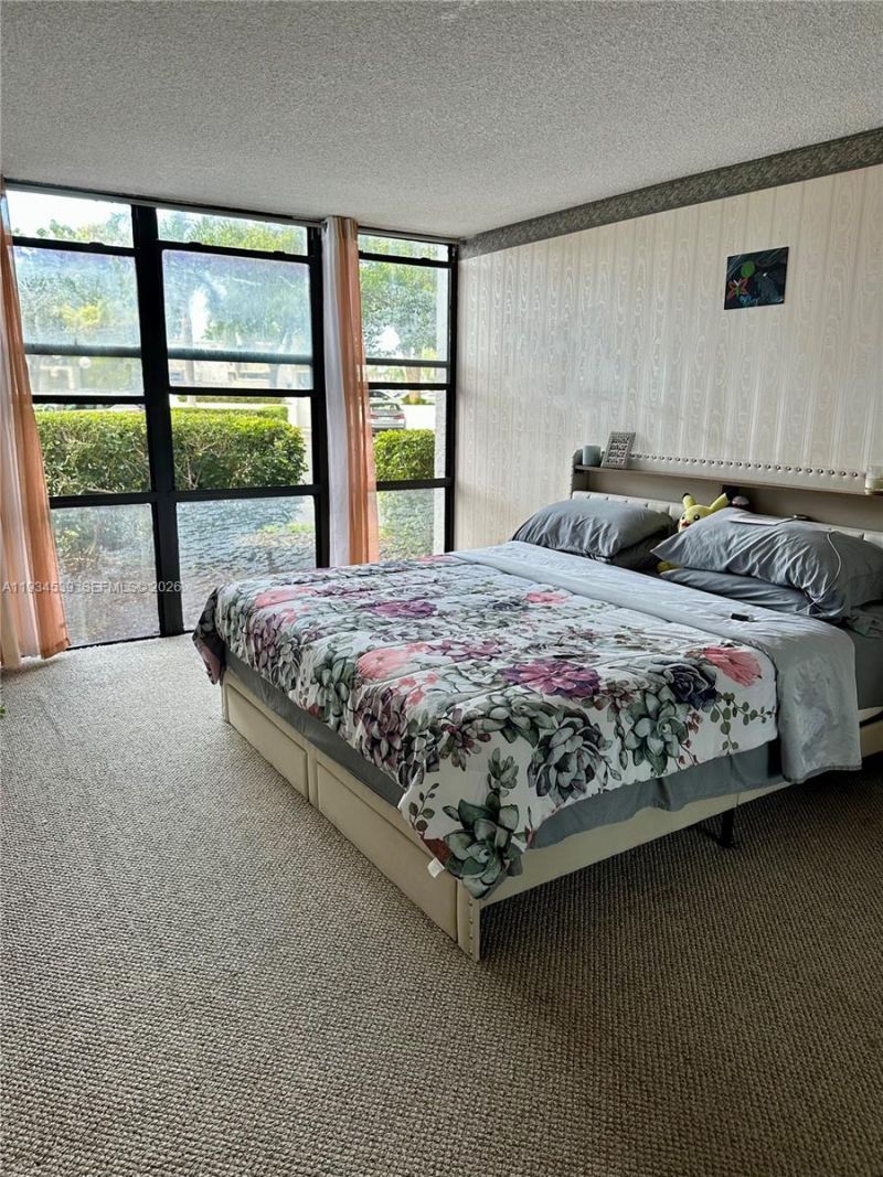 1000 Parkview Dr, Unit 107, Hallandale Beach, FL 33009 Photo