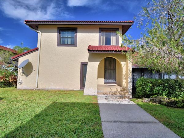 573 HUNTER CIRCLE, KISSIMMEE, FL 34758