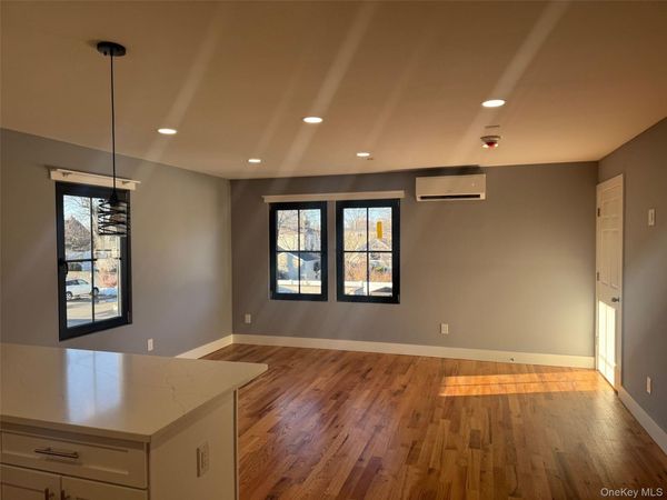 1035 Montauk Highway, Unit 6, Copiague, NY 11726