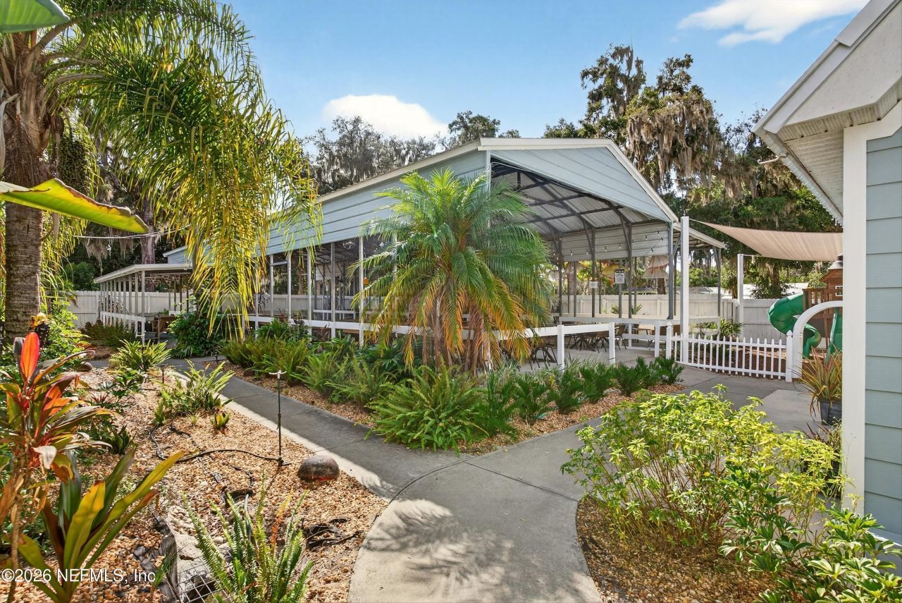 201 Oak Street, Welaka, FL 32189 Photo