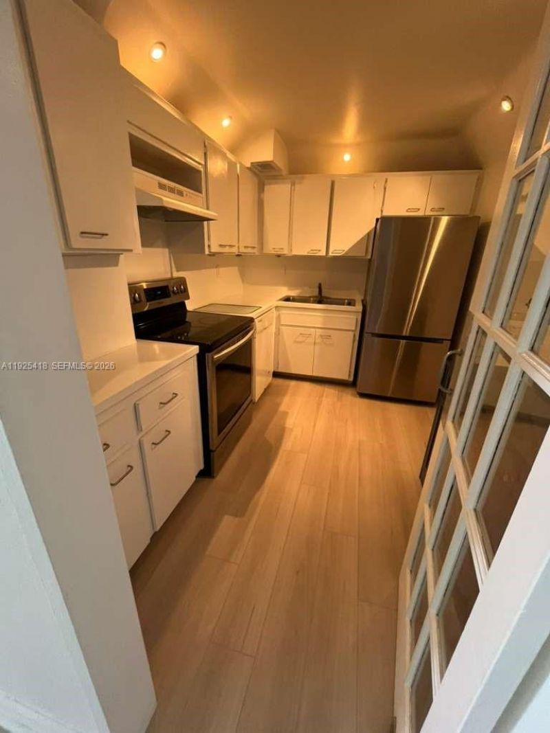 145 SE 25th Rd, Unit 801, Miami, FL 33129 Photo