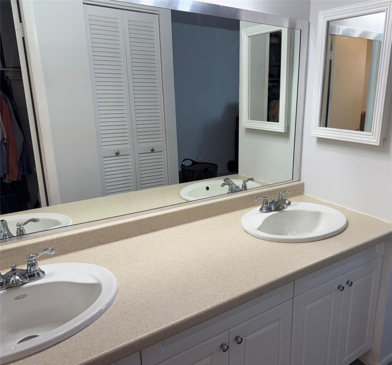 3015 N Ocean Boulevard, Unit 19E, Fort Lauderdale, FL 33308 Photo