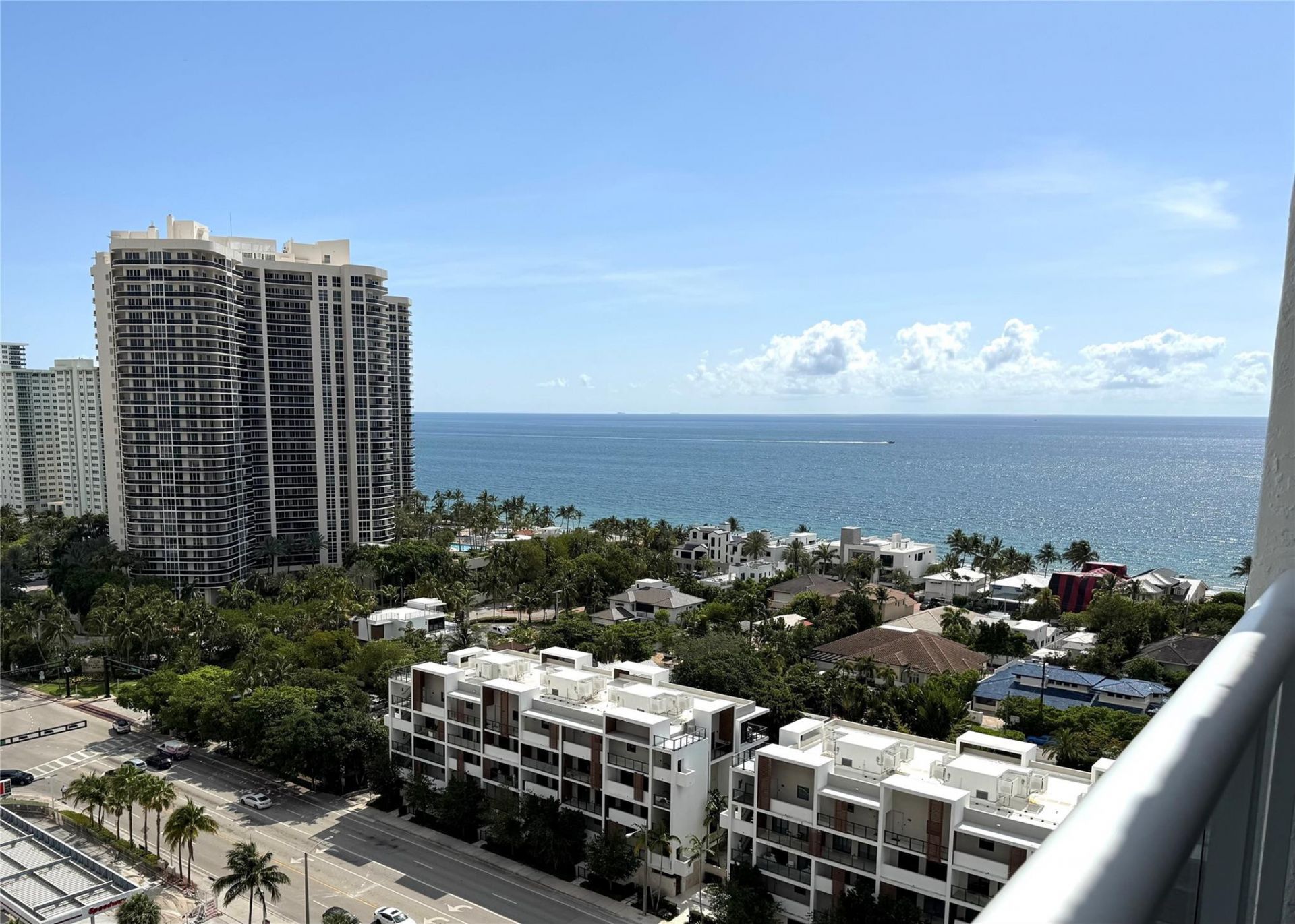 3015 N Ocean Boulevard, Unit 19E, Fort Lauderdale, FL 33308 Photo