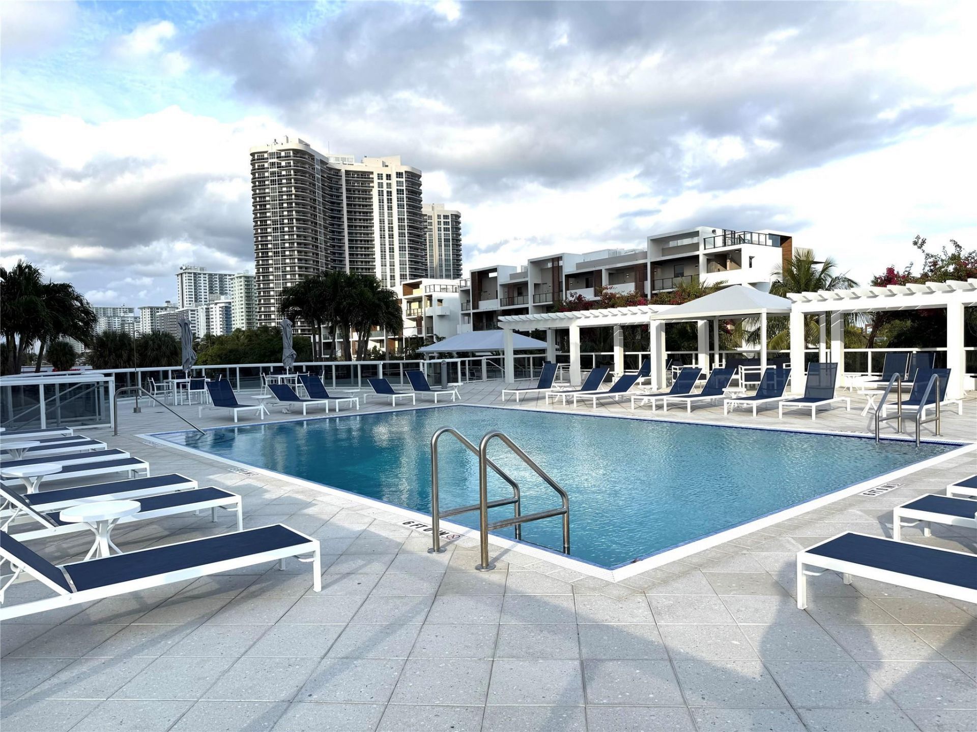 3015 N Ocean Boulevard, Unit 19E, Fort Lauderdale, FL 33308 Photo