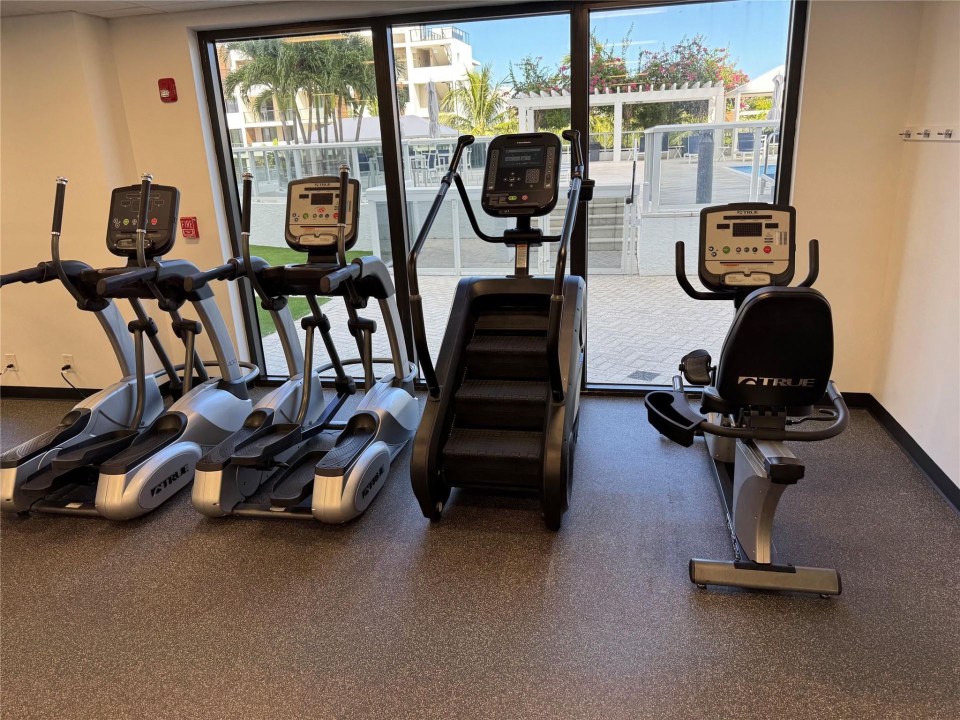 3015 N Ocean Boulevard, Unit 19E, Fort Lauderdale, FL 33308 Photo