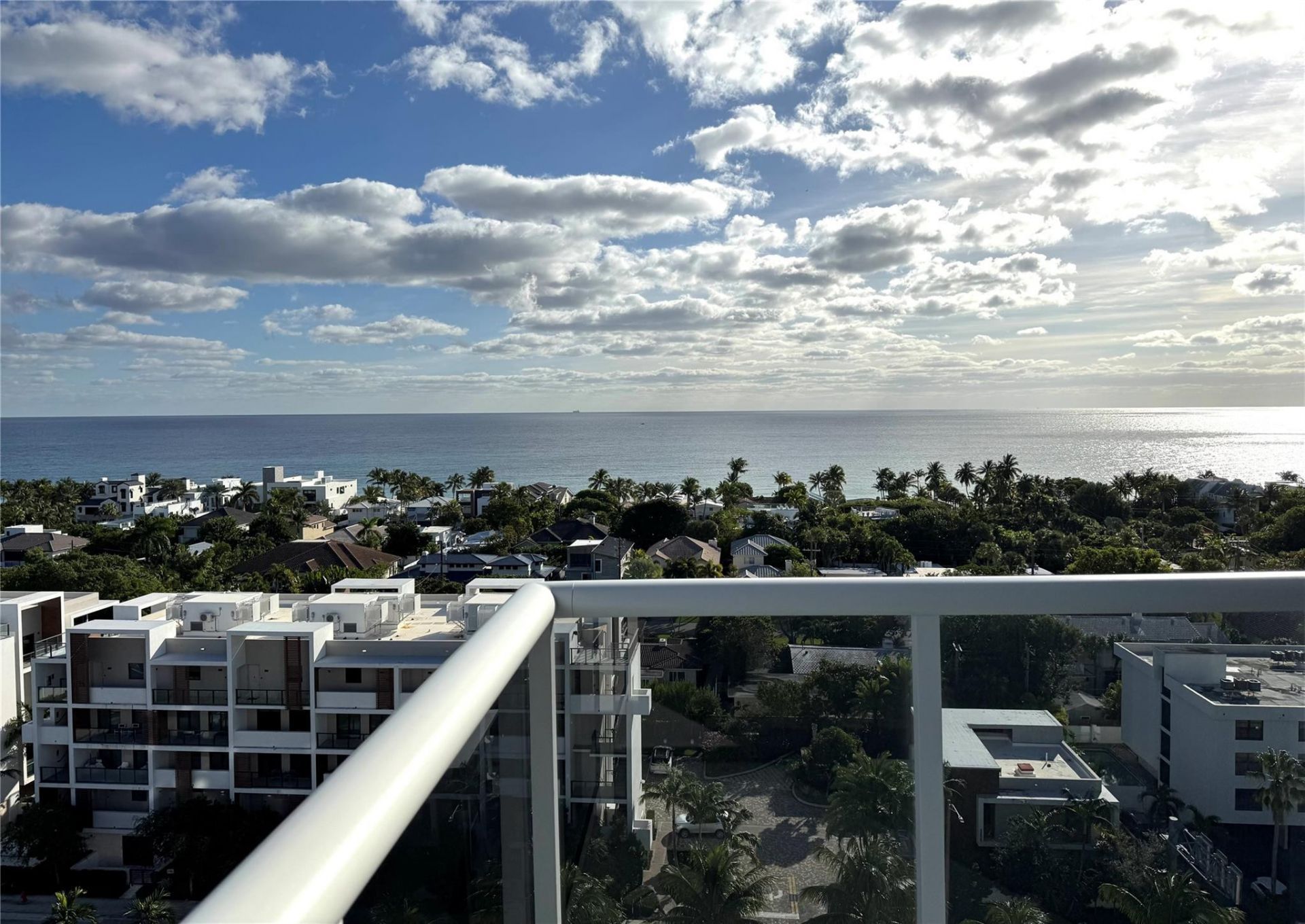 3015 N Ocean Boulevard, Unit 19E, Fort Lauderdale, FL 33308 Photo